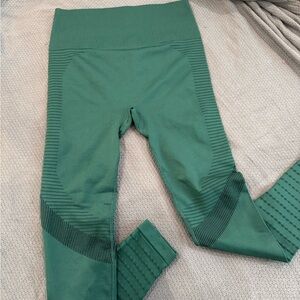 Green High-Waist Ribbed Leggings